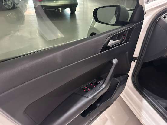 VOLKSWAGEN-POLO-2024
