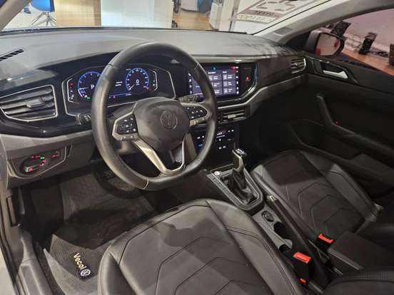 VOLKSWAGEN-POLO-2024