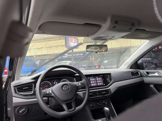 VOLKSWAGEN-POLO-2021