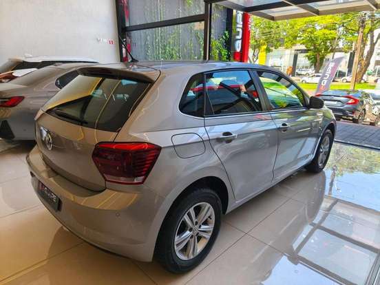VOLKSWAGEN-POLO-2019