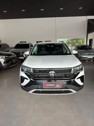 VOLKSWAGEN-TAOS-2023