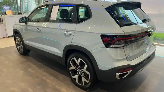 VOLKSWAGEN-TAOS-2026