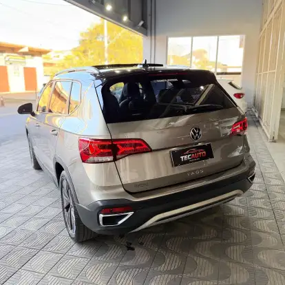 VOLKSWAGEN-TAOS-2021