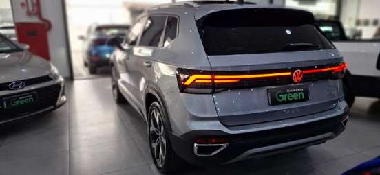 VOLKSWAGEN-TAOS-2025