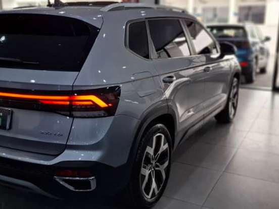 VOLKSWAGEN-TAOS-1.4 250 TSI TOTAL FLEX HIGHLINE AUTOMÁTICO VOLKSWAGEN-TAOS-2025
