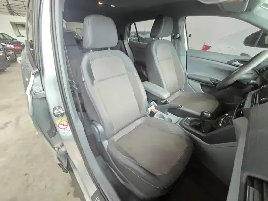 VOLKSWAGEN-T-CROSS-2020