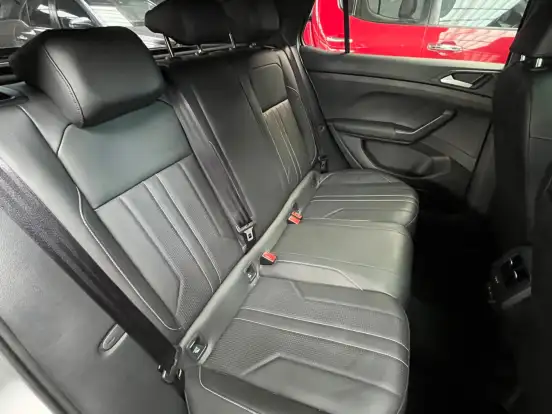 VOLKSWAGEN-T-CROSS-2025