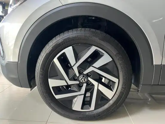 VOLKSWAGEN-T-CROSS-2024