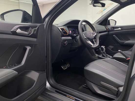 VOLKSWAGEN-T-CROSS-2025