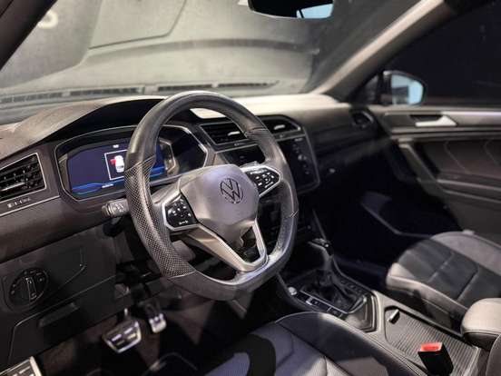 VOLKSWAGEN-TIGUAN-2023