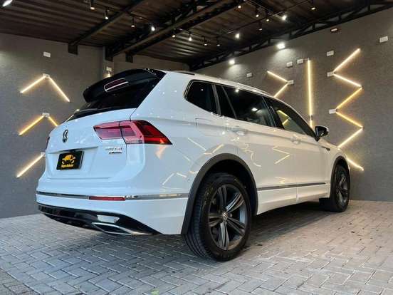 VOLKSWAGEN-TIGUAN-2020