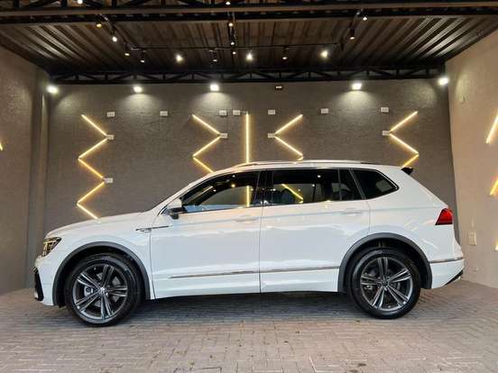 VOLKSWAGEN-TIGUAN-2020