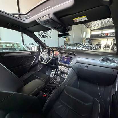 VOLKSWAGEN-TIGUAN-2021