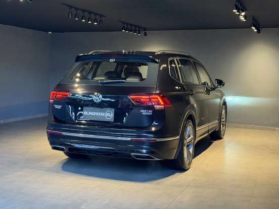 VOLKSWAGEN-TIGUAN-2019