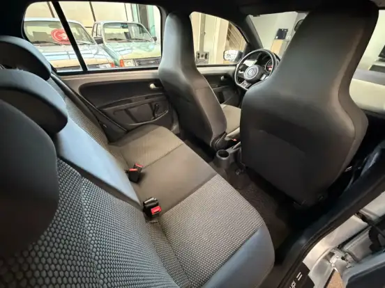 VOLKSWAGEN-UP-2017