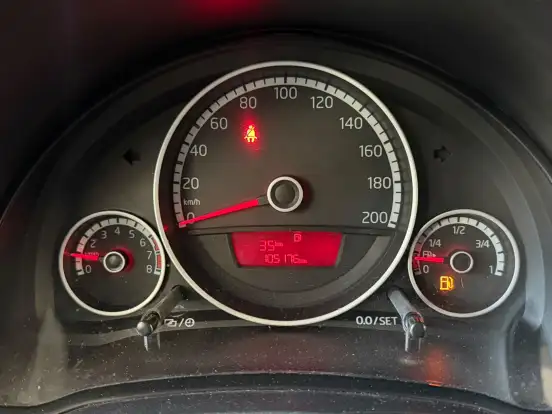 VOLKSWAGEN-UP-2017