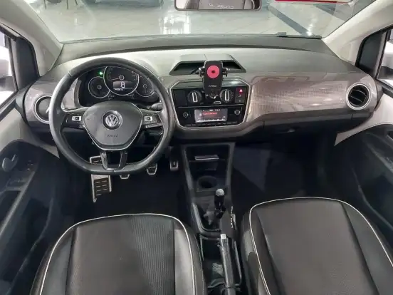 VOLKSWAGEN-UP-2018