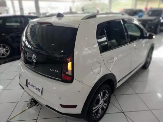 VOLKSWAGEN-UP-2018