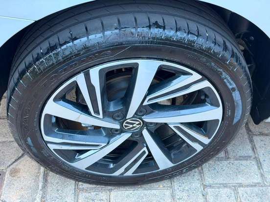 VOLKSWAGEN-VIRTUS-1.0 200 TSI HIGHLINE AUTOMÁTICO VOLKSWAGEN-VIRTUS-2023