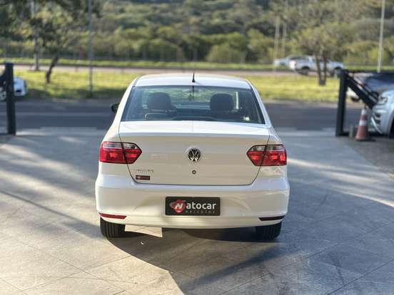 VOLKSWAGEN-VOYAGE-2022