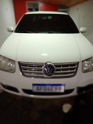 VOLKSWAGEN BORA 2.0 MI 8V GASOLINA 4P TIPTRONIC