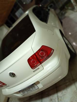VOLKSWAGEN BORA 2.0 MI 8V GASOLINA 4P TIPTRONIC