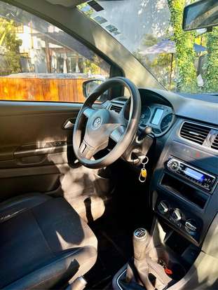 VOLKSWAGEN-FOX-2010