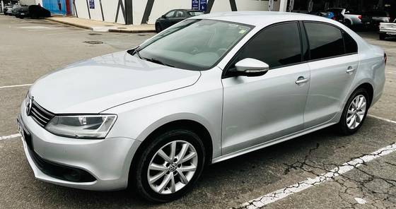 VOLKSWAGEN JETTA 2.0 COMFORTLINE FLEX 4P TIPTRONIC