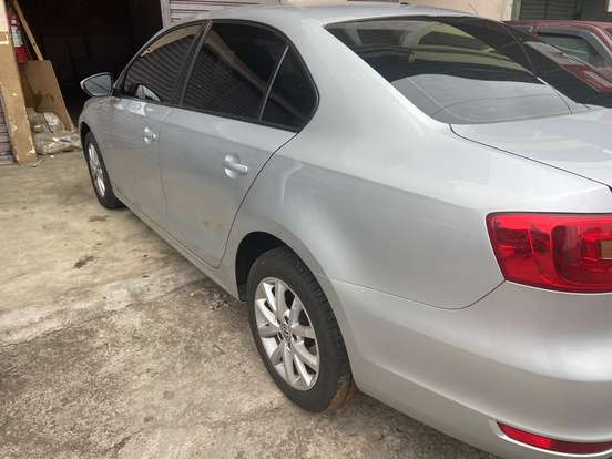 VOLKSWAGEN-JETTA-2.0 COMFORTLINE FLEX 4P TIPTRONIC VOLKSWAGEN-JETTA-2012