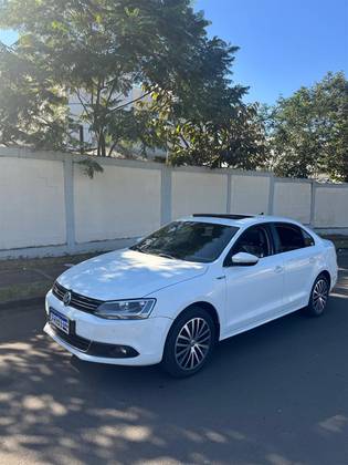 VOLKSWAGEN JETTA 2.0 TSI HIGHLINE 200CV GASOLINA 4P TIPTRONIC