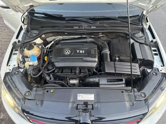 VOLKSWAGEN-JETTA-2014