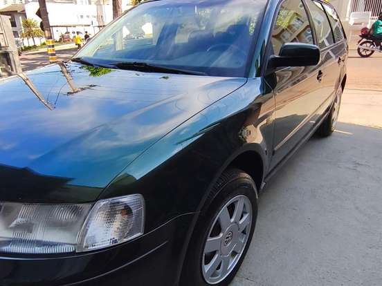 VOLKSWAGEN-PASSAT-1.8 VARIANT 20V GASOLINA 4P AUTOMÁTICO VOLKSWAGEN-PASSAT-1998