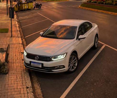 VOLKSWAGEN-PASSAT-2017