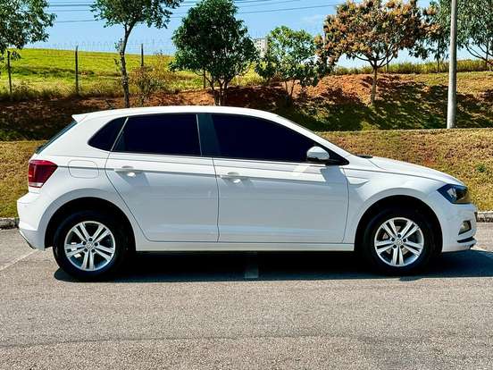 VOLKSWAGEN-POLO-2020