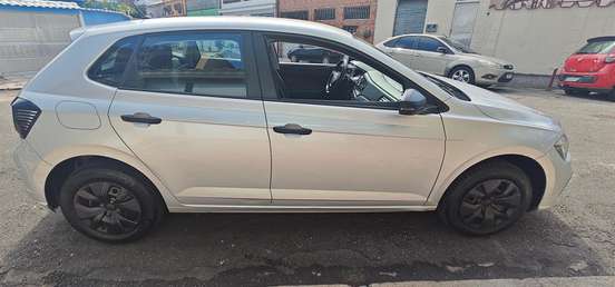 VOLKSWAGEN-POLO-2023