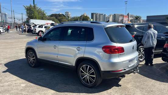VOLKSWAGEN-TIGUAN-2013