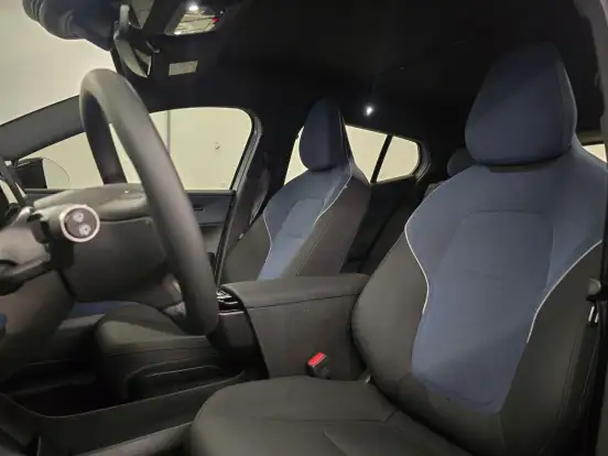VOLVO-EX30-2026