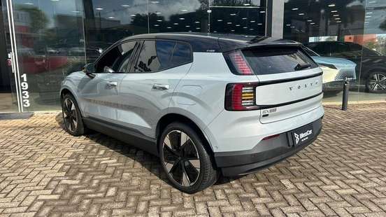 VOLVO-EX30-2024