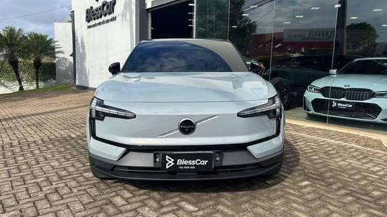 VOLVO-EX30-2024