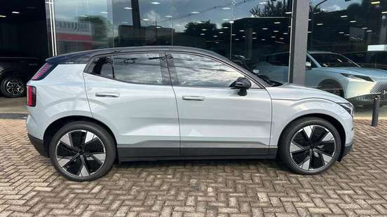 VOLVO-EX30-2024