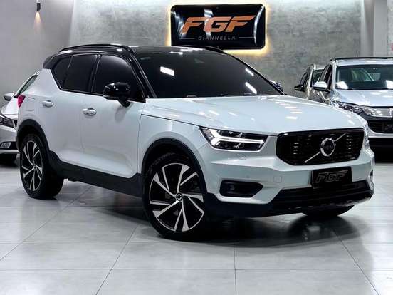 VOLVO-XC40-2020