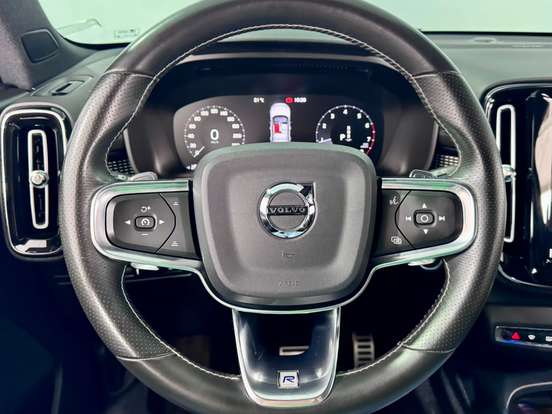 VOLVO-XC40-2.0 T5 GASOLINA R-DESIGN AWD GEARTRONIC VOLVO-XC40-2019