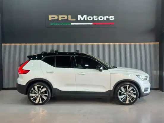 VOLVO-XC40-2021