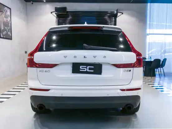 VOLVO-XC60-2018