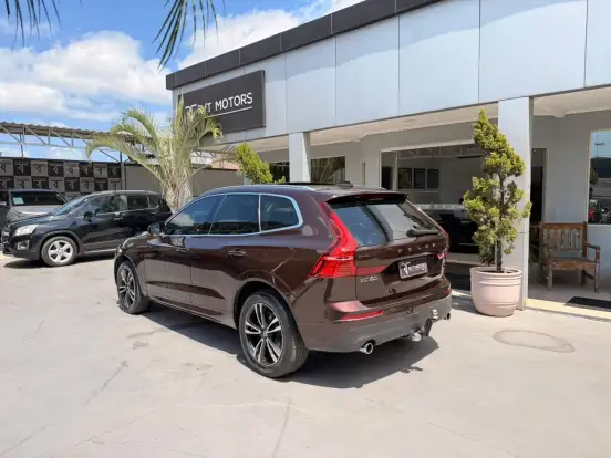 VOLVO-XC60-2.0 T5 GASOLINA MOMENTUM AWD GEARTRONIC VOLVO-XC60-2017