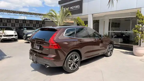 VOLVO-XC60-2017