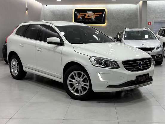 VOLVO-XC60-2015