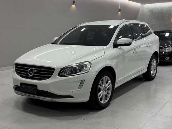 VOLVO-XC60-2015