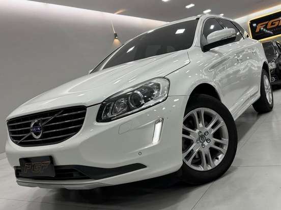 VOLVO-XC60-2015