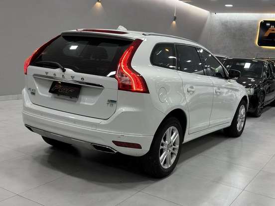 VOLVO-XC60-2.0 T5 MOMENTUM GASOLINA 4P AUTOMÁTICO VOLVO-XC60-2015
